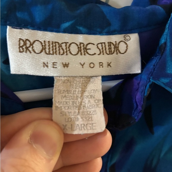 Blue Floral Button-Up Blouse - Picture 6 of 10